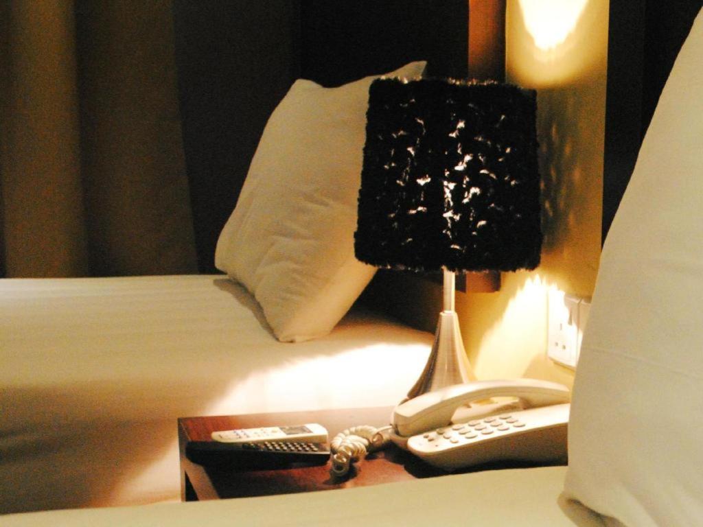 Zotel Business & Leisure Hotel Kuching Kültér fotó