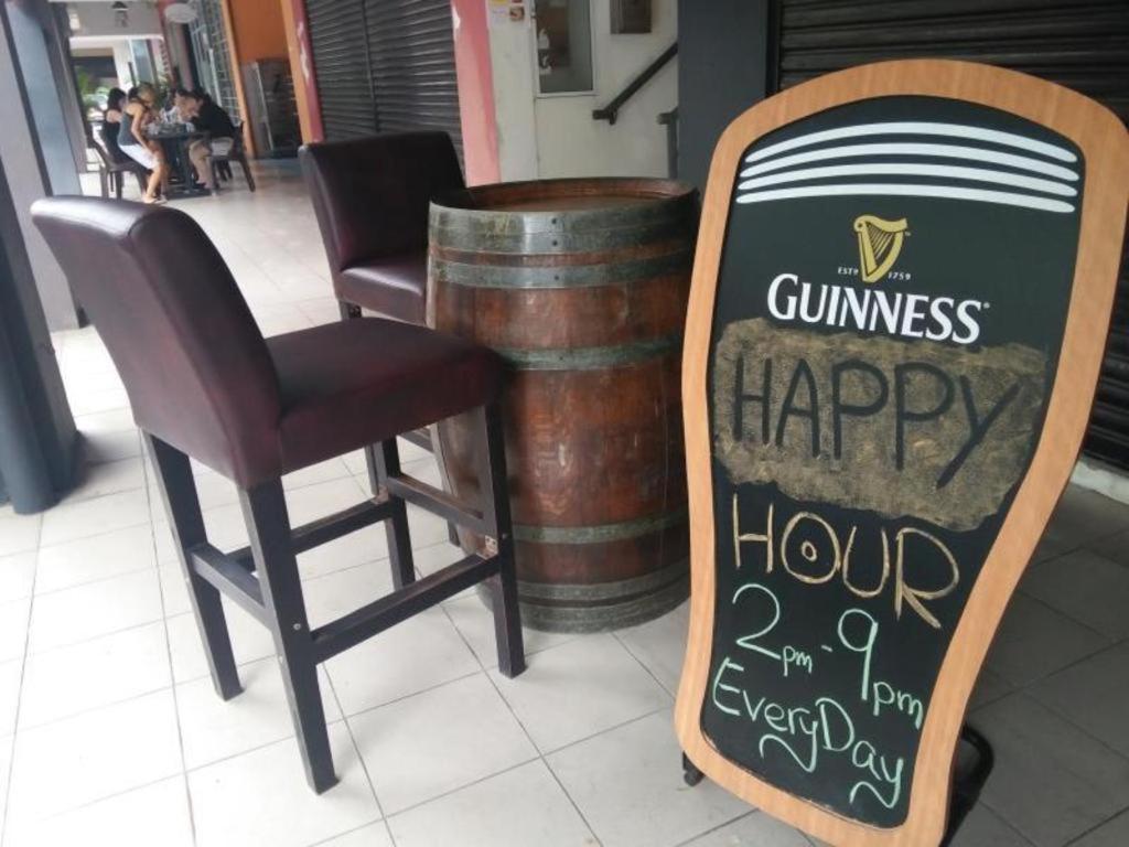 Zotel Business & Leisure Hotel Kuching Kültér fotó