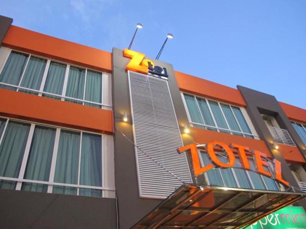 Zotel Business & Leisure Hotel Kuching Kültér fotó