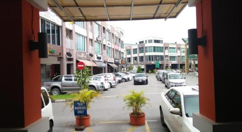 Zotel Business & Leisure Hotel Kuching Kültér fotó