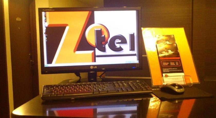 Zotel Business & Leisure Hotel Kuching Kültér fotó
